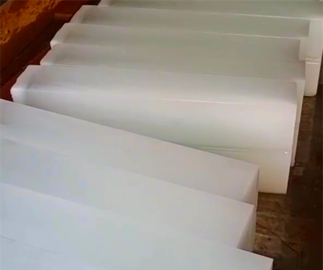 工業(yè)降溫新選擇：高效冰塊助力生產(chǎn)環(huán)境清涼一夏